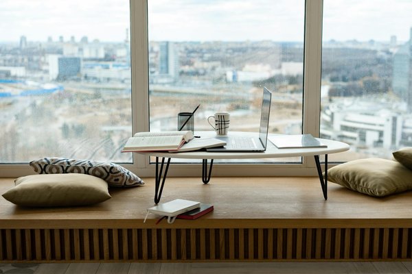 Quali sono i principi fondamentali per la creazione di un'identità visiva aziendale?