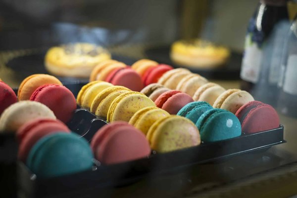 Come realizzare dei macaron al pistacchio con ganache al cioccolato bianco?